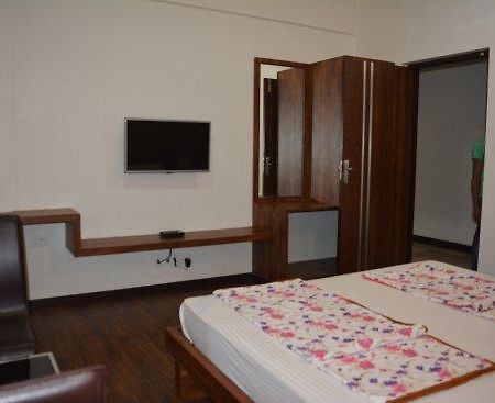 Hôtel Ashirwad Comforts à Kalasa Extérieur photo