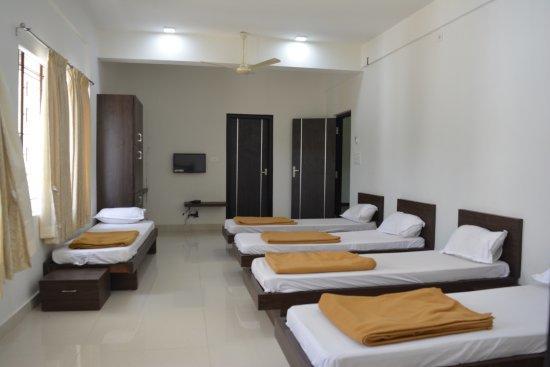 Hôtel Ashirwad Comforts à Kalasa Extérieur photo
