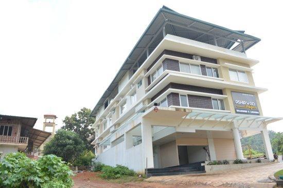 Hôtel Ashirwad Comforts à Kalasa Extérieur photo